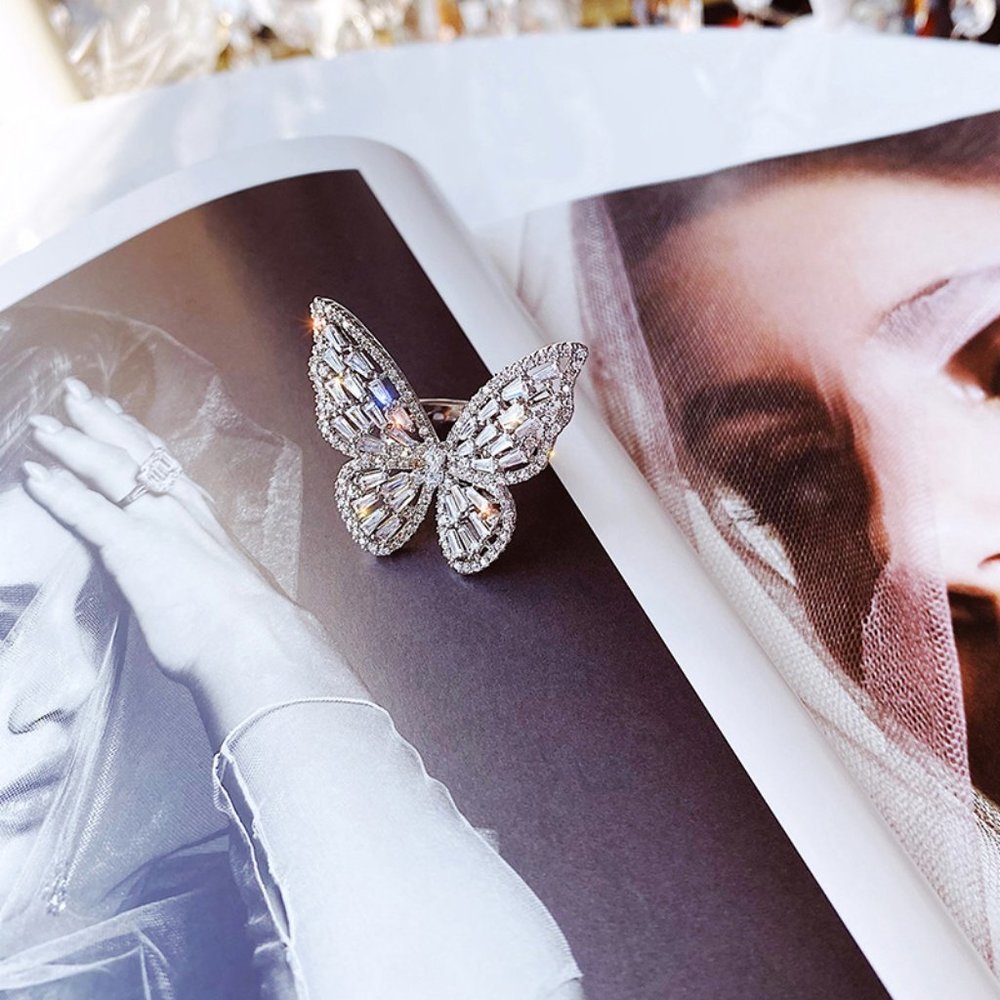 *NEW Huge 18K White Gold Diamond Butterfly Ring - Picture 8 of 9